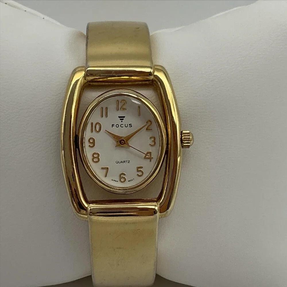 Focus Reversible Womens Watch 18mm White Dial Gold Tone Bangle New Battery 6